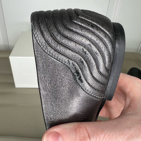 Salvatore Ferragamo Varina Ballet Flats - Picture 9 of 12